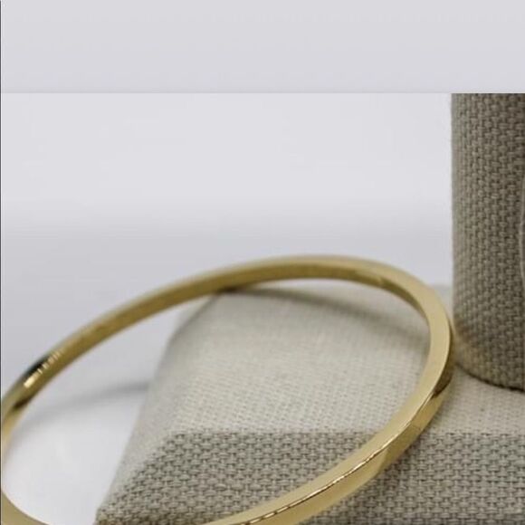 14k Gold Slip on Squared Bangle - Picture 3 of 14